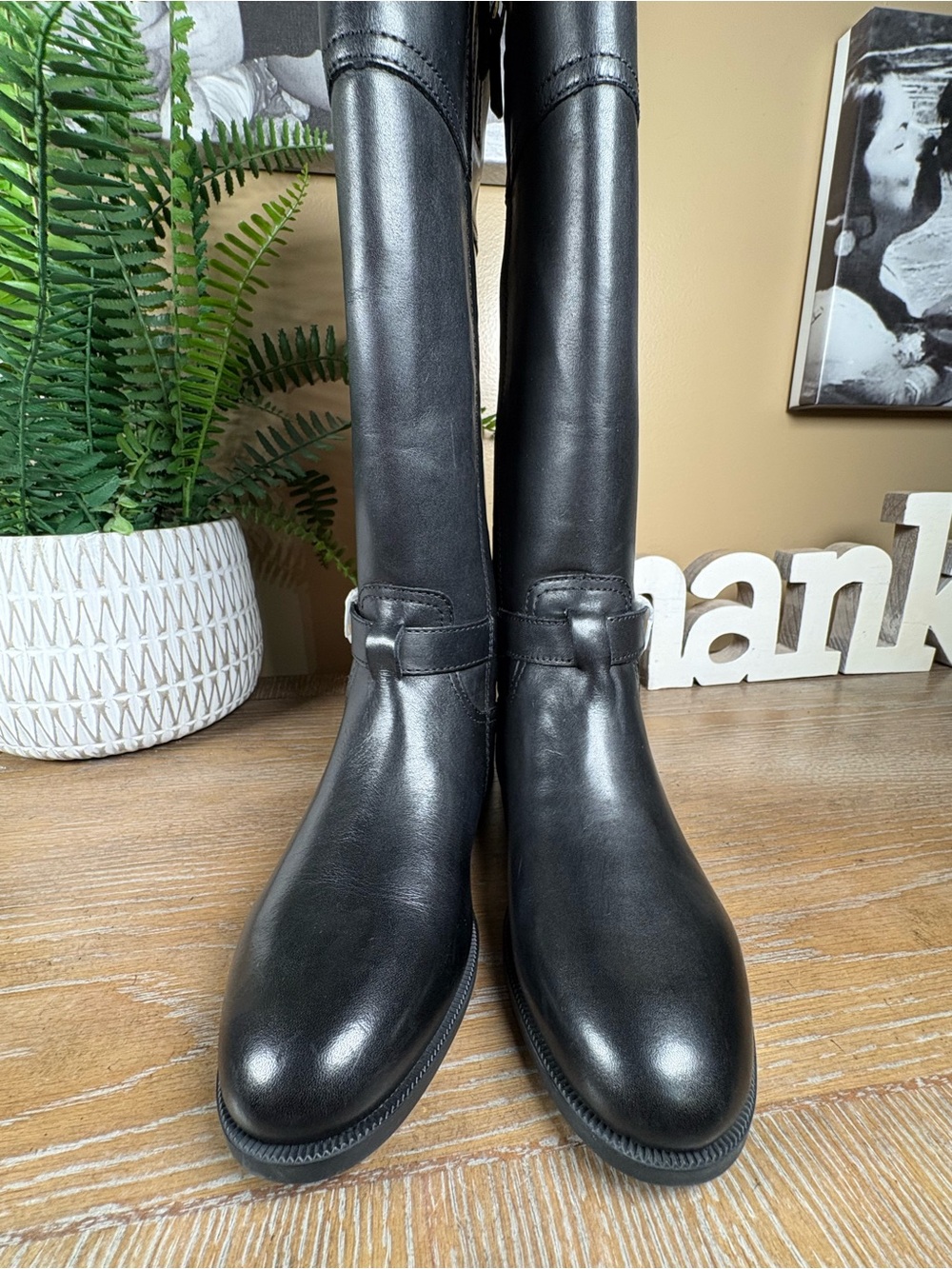 Ralph Lauren Baylee Tall Knee High Black Leather Riding Boot US 5 B
Wide Calf - Picture 5 of 10